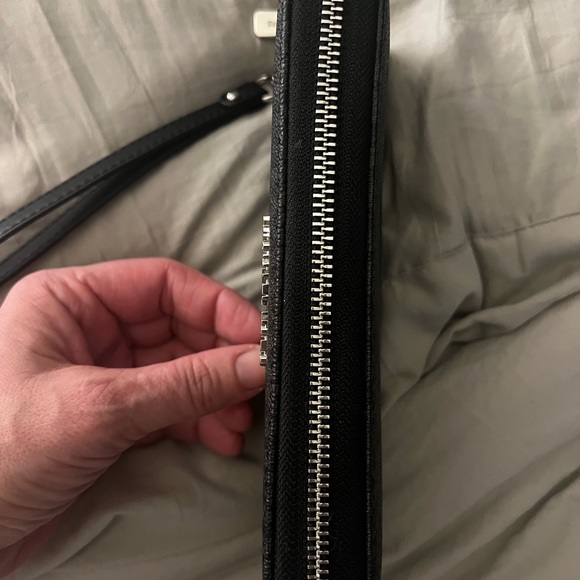 Authentic Michael Kors Continental Wallet - Picture 3 of 9